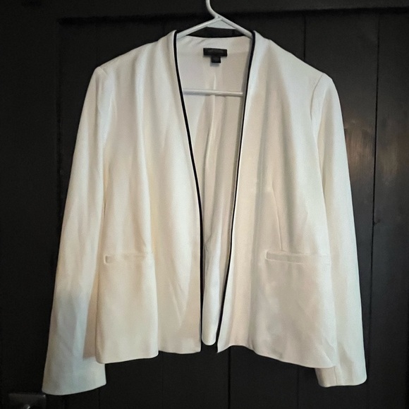 J Jill Wherever Elegant White Cropped Blazer with Black Piping. size XS - Picture 2 of 8